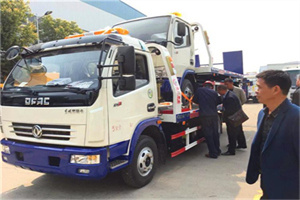 五莲汽车道路救援拖车价格